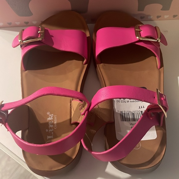 NWT fuchsia sandal for toddler child - Picture 2 of 5